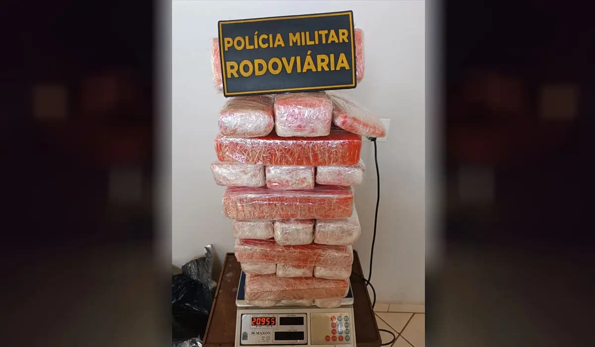 Homem é preso com mais de 20kg de maconha na PR-855 em Bandeirantes