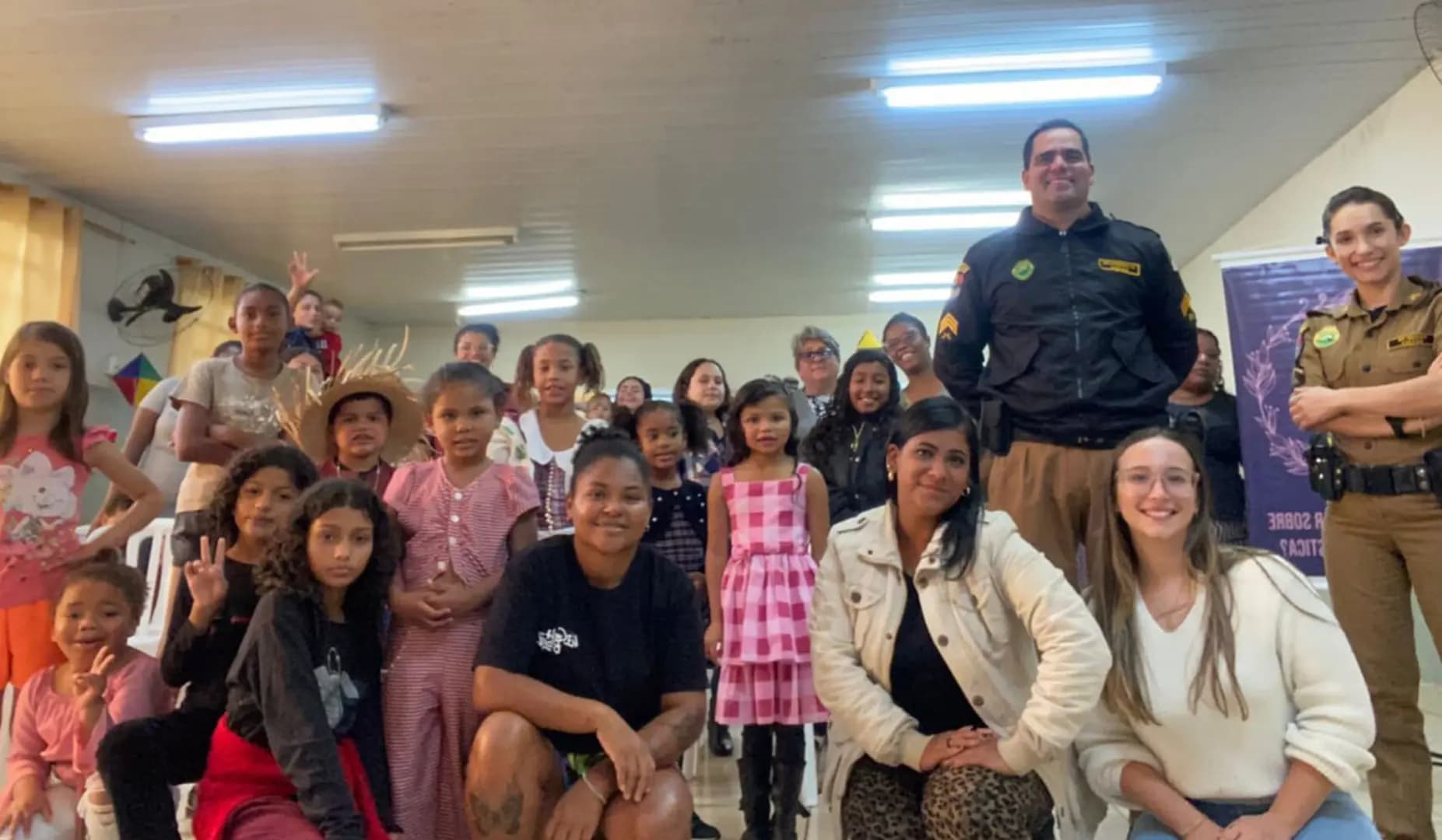 Patrulha Maria da Penha Realiza Palestra em Centro de Assistência Social de Santa Mariana
