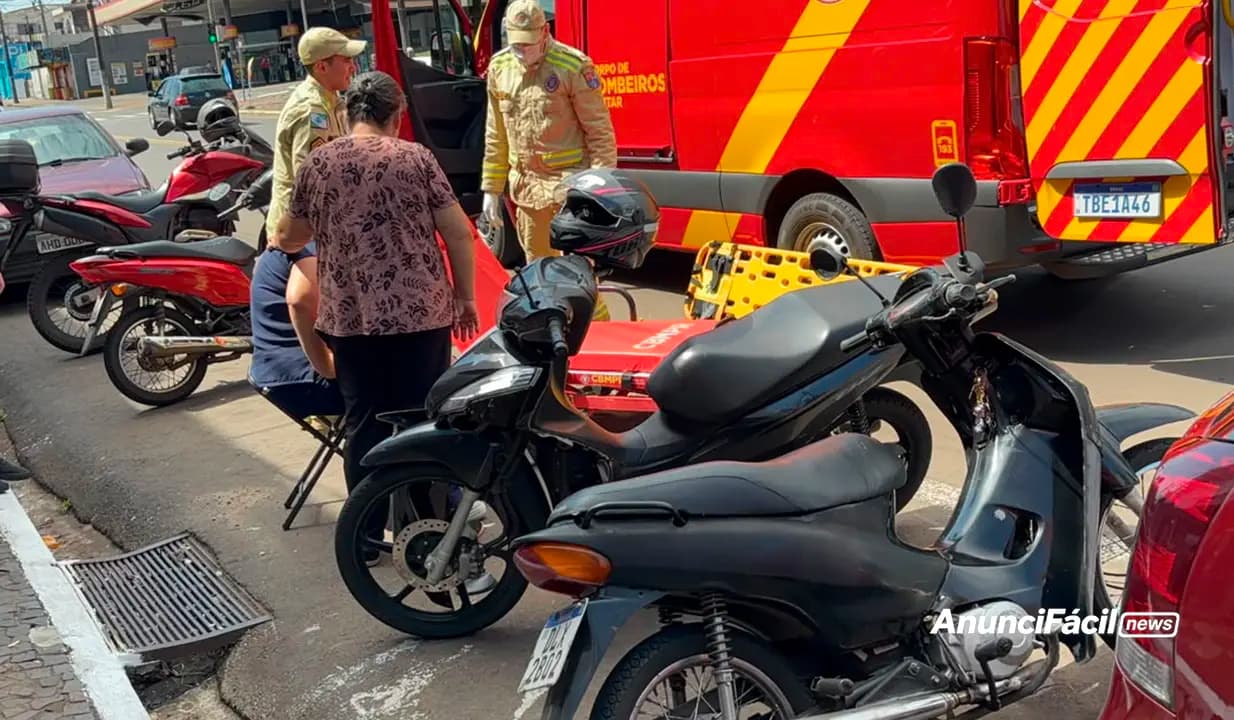Colisão entre duas Honda Biz deixa duas mulheres feridas no centro de Cornélio Procópio