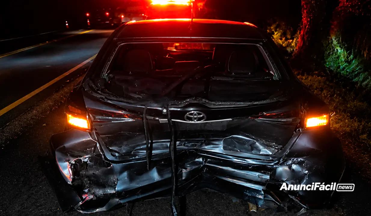 Duas mulheres ficam feridas após colisão traseira provocada por tentativa de evitar atropelamento de cachorro na PR-090, em Assaí