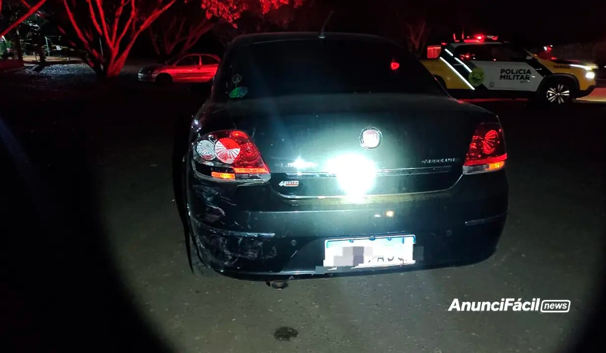 Acidente envolvendo carro e duas motocicletas deixa dois jovens feridos na PRC-466
