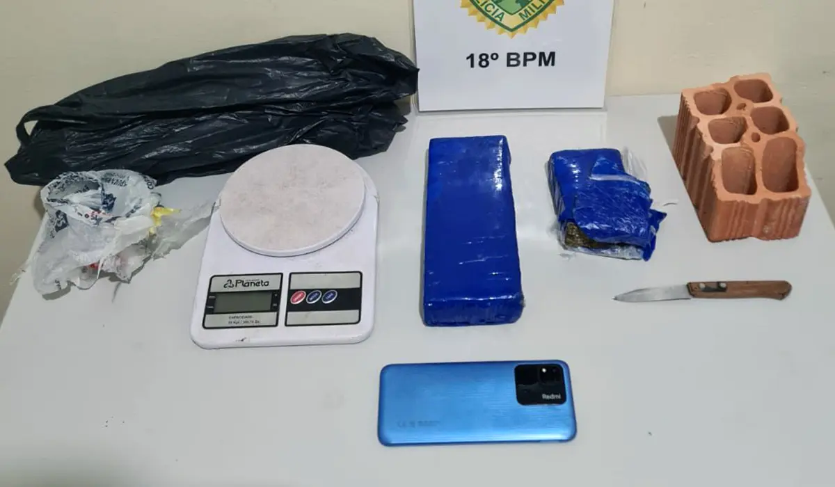 Homem é preso por roubo e tráfico de drogas em Santa Mariana; vítima sofreu ferimentos na cabeça após agressão com tijolo