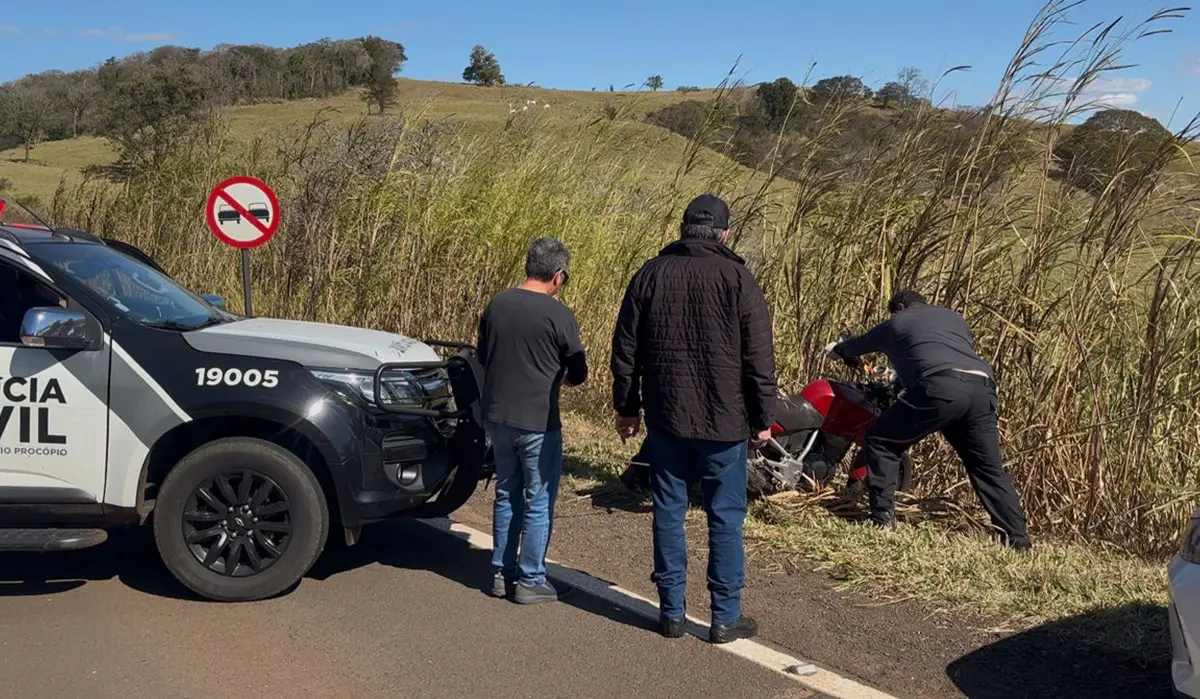 Polícia Militar localiza moto que pode ter sido usada em homicídio na PR-160