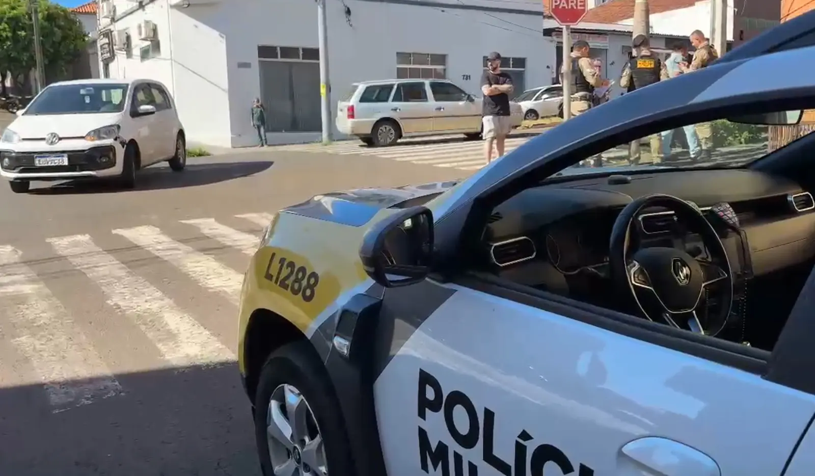 Colisão Automoto na Manhã de Segunda-feira na Av. Alberto Carazzai em Cornélio Procópio