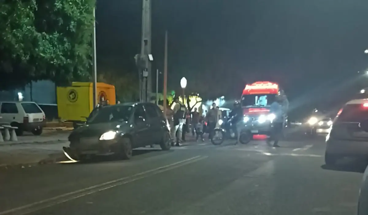 COLISÃO ENTRE CARRO E MOTO TERMINA EM CONFUSÃO E AGRESSÃO NA RUA SANTA CATARINA EM CORNÉLIO PROCÓPIO