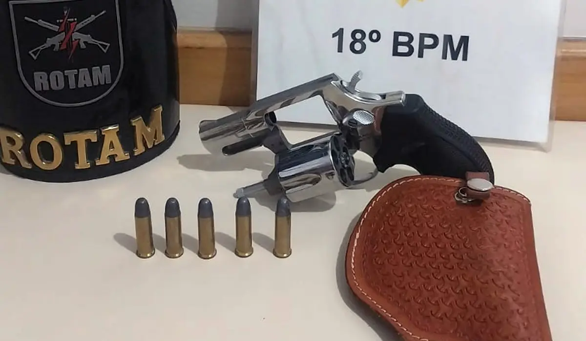 Homem é flagrado com arma de fogo no Alto do Cristo e acaba autuado por porte ilegal