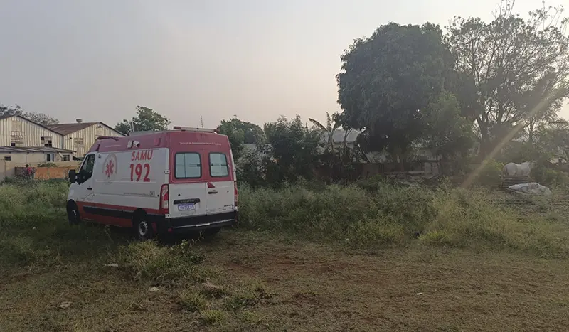 Homem de 56 anos é encontrado caído sem roupas e debilitado no meio do mato Bandeirantes 