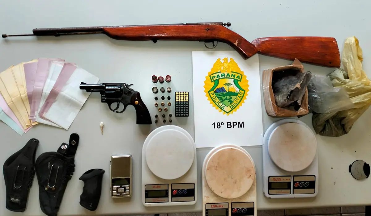 Mandado de busca resulta em prisão e grande apreensão de armas, munições, drogas e cheques em São Jerônimo da Serra