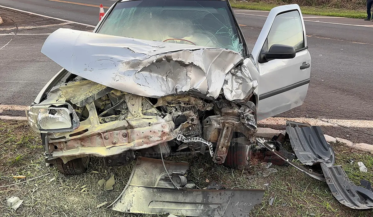 COLISÃO VIOLENTA ENTRE COROLLA CROSS E GOL NA BR-369 EM CORNÉLIO PROCÓPIO