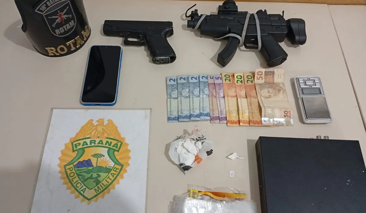 Polícia Militar Apreende Drogas e Simulacros de Arma em Cornélio Procópio