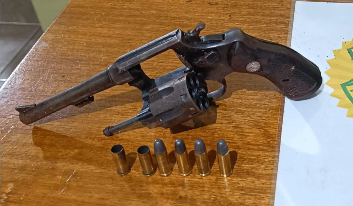 Homem é preso após efetuar disparos em direção a residência com bebê no colo em Nova Santa Bárbara