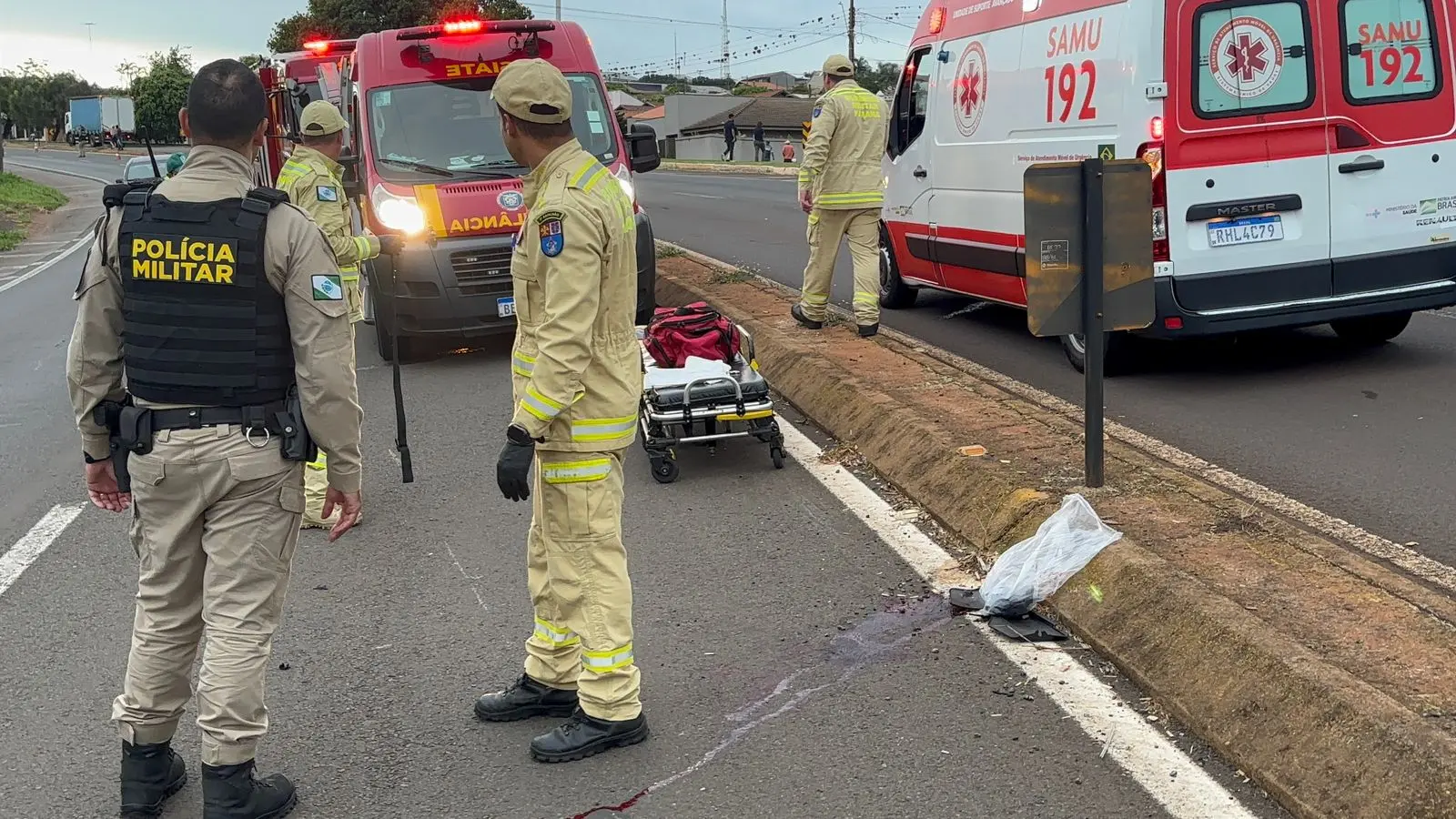 Motociclista de 52 anos sofre queda grave na BR 369 em Cornélio Procópio e é transferido para Londrina