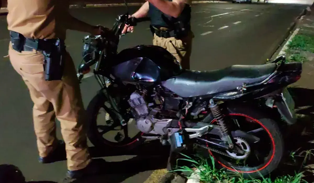 Colisão na Rua Francisco Morato deixa motociclista ferido, e PM alerta para segurança no trânsito