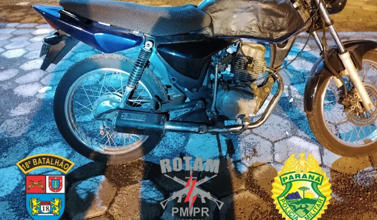 Operação Policial em Andirá: Abordagem e Identificação de Irregularidades em Motocicleta