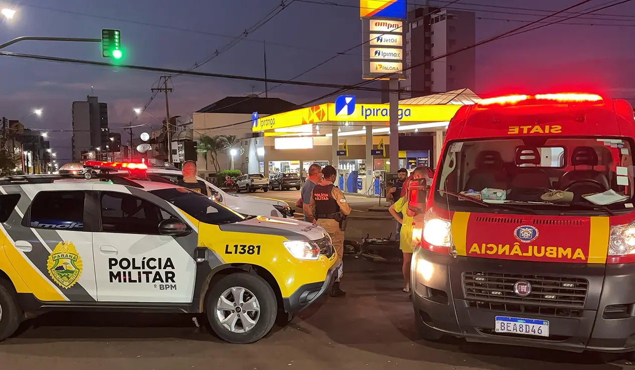 Colisão entre caminhonete e motocicleta deixa jovem ferido em Cornélio Procópio