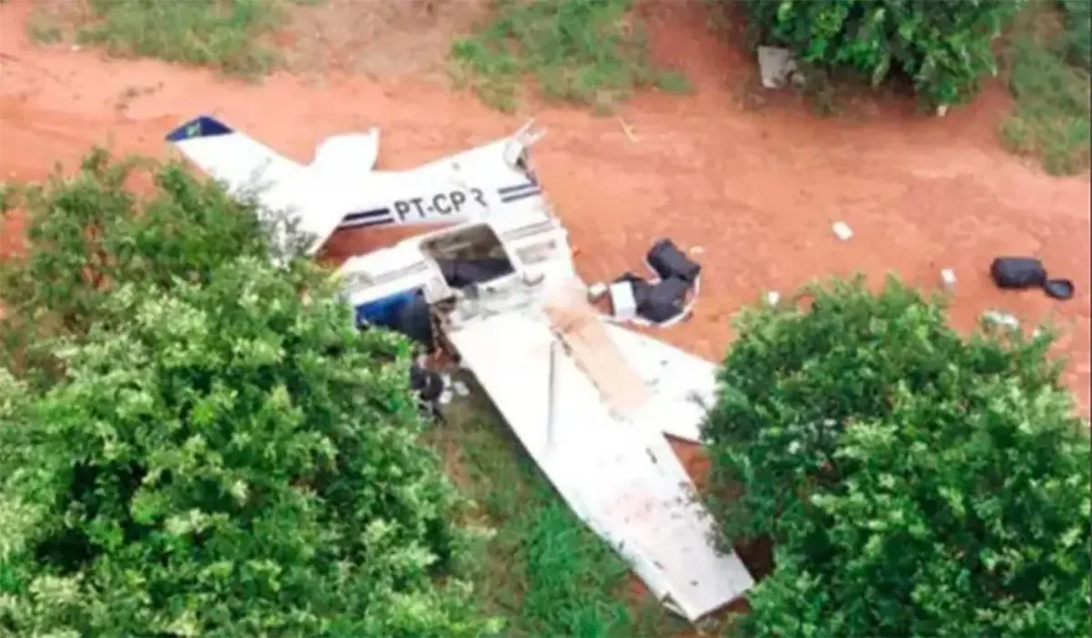 Avião lotado de cocaína passa por Londrina e é interceptado pela PF em Marília