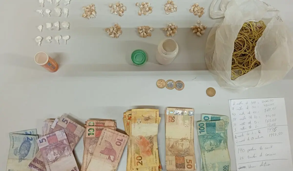 Polícia apreende drogas e dinheiro durante abordagem em Andirá