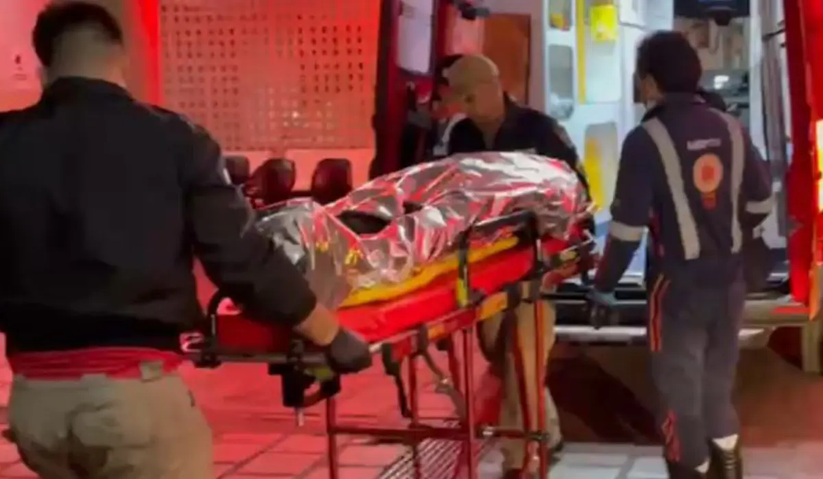 Colisão entre motocicleta e van deixa condutor ferido em Cornélio Procópio