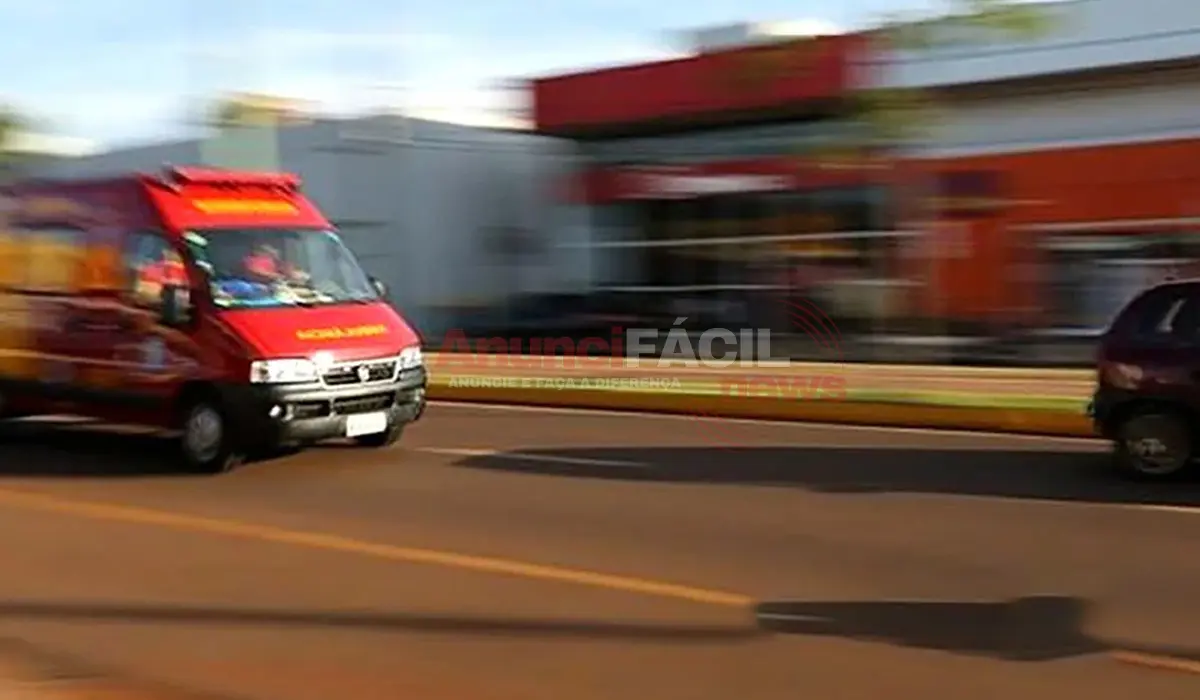 Motociclista fica ferido após colisão com carro na Rua Paraíba