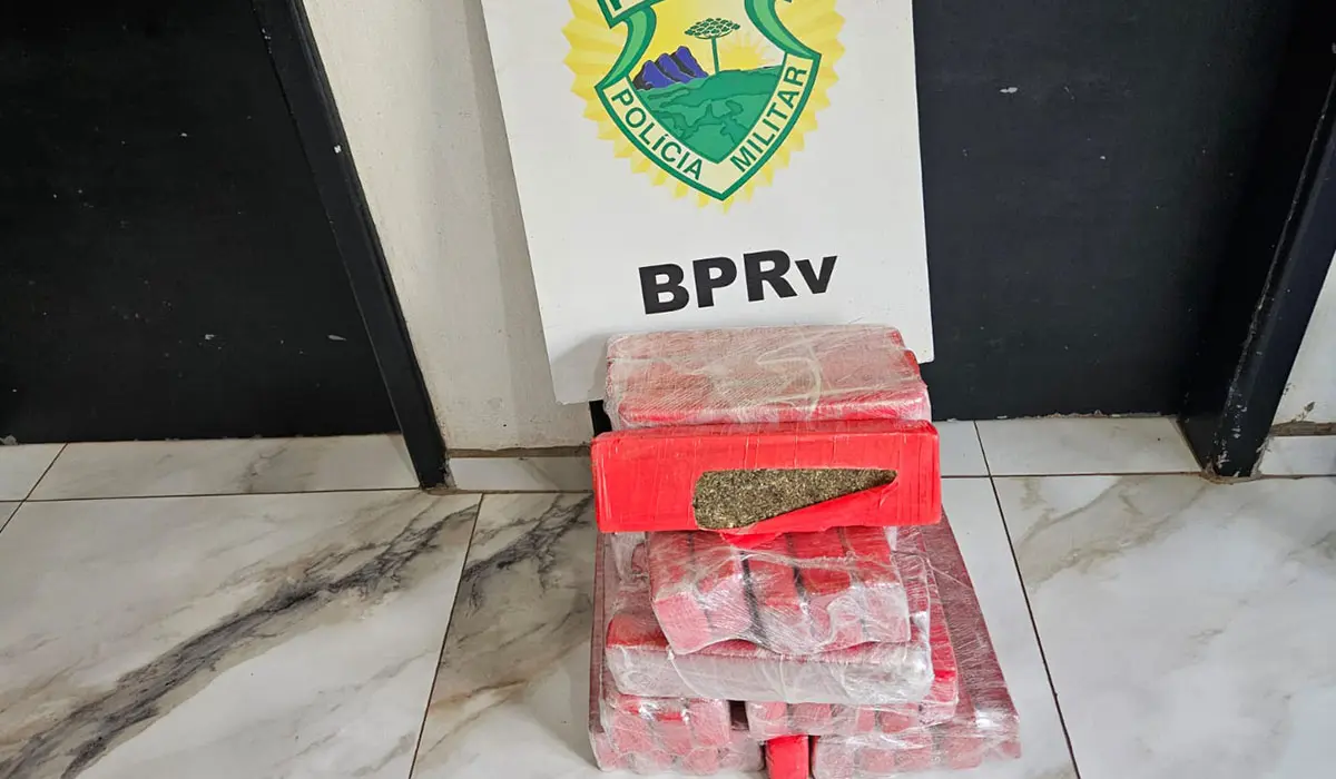 Polícia Rodoviária prende duas mulheres com 32,8kg de maconha na PR 323