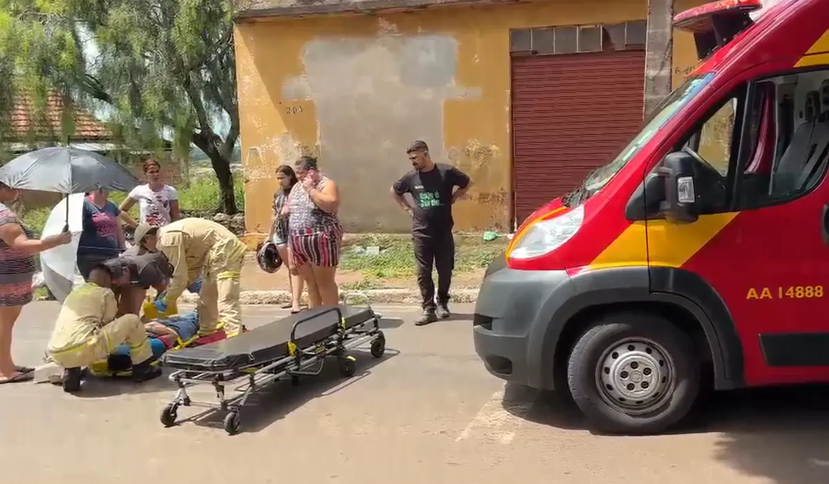 Motociclista Sofre Acidente na Vila Independência e é Socorrido pelo Corpo de Bombeiros