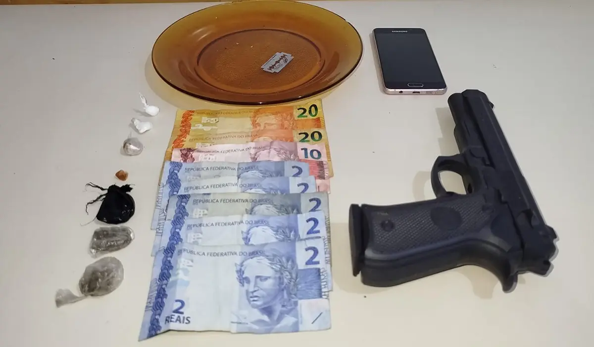 HOMEM É PRESO POR TRÁFICO DE DROGAS APÓS TENTAR FUGIR DA POLÍCIA EM CORNÉLIO PROCÓPIO