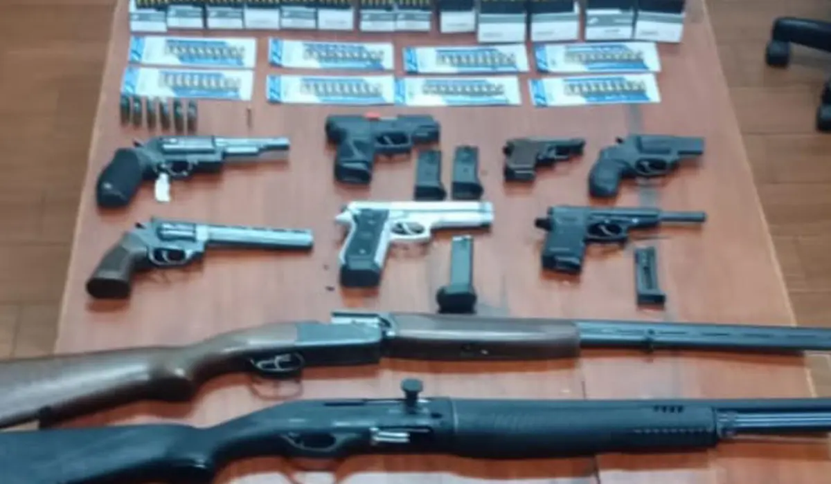 Após briga familiar, PM apreende 11 armas de fogo em residência em Bandeirantes
