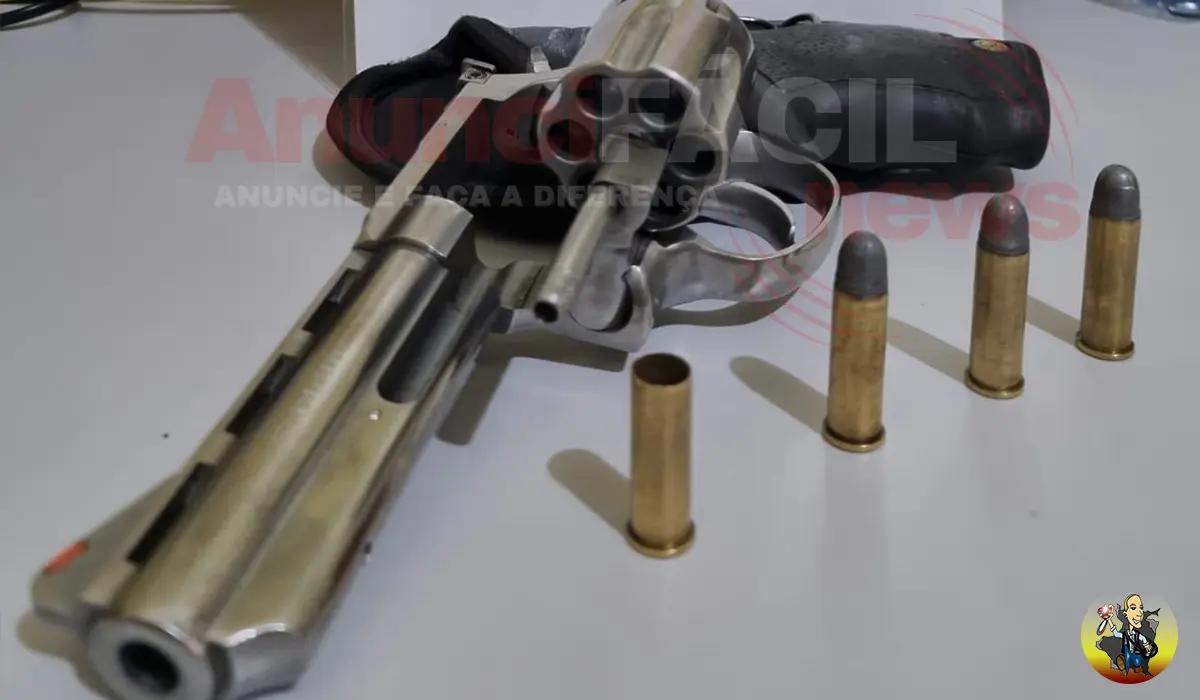 Homem é preso com arma de fogo após rondar propriedade onde trator havia sido furtado em São Jerônimo da Serra